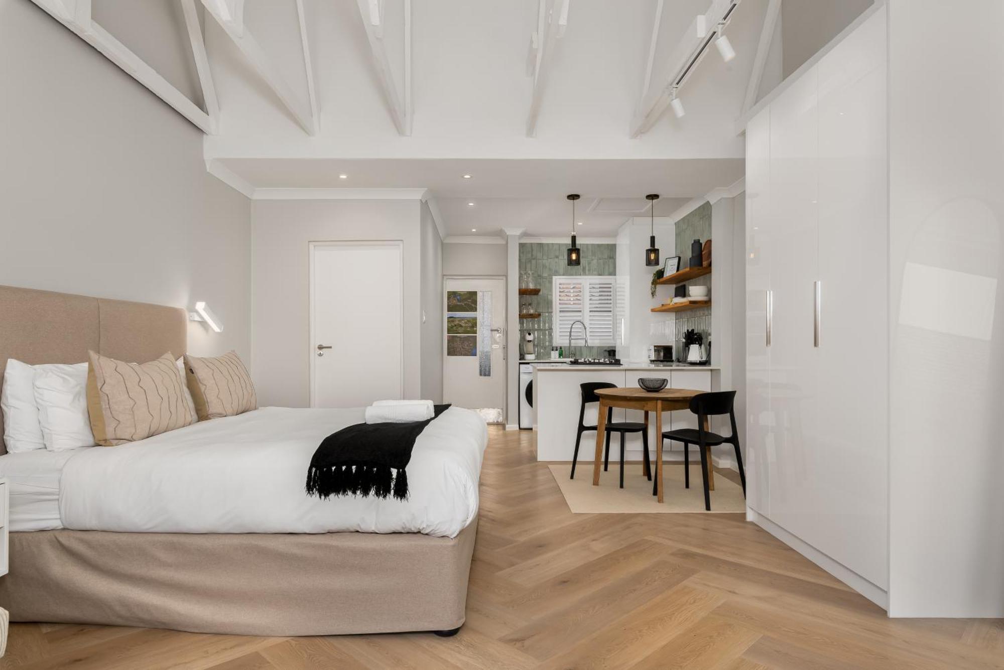 Middelhof Luxury Apartment *